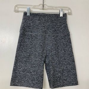 Beyond Yogq spacedye high waisted biker short XS black-white